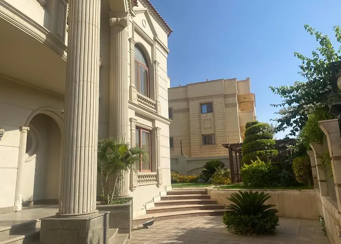 Super Luxurious Villa With Large Landscape Areas