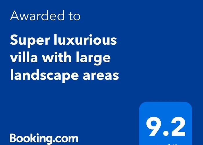 Super Luxurious Villa With Large Landscape Areas