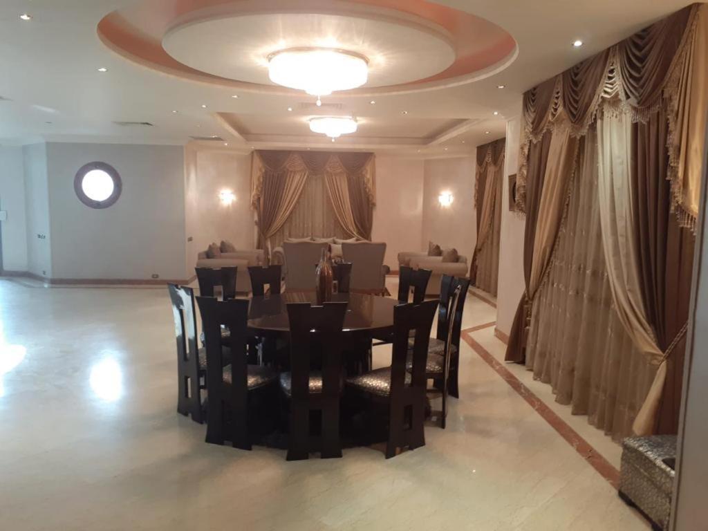 Super Luxurious With Large Landscape Areas * Kairo