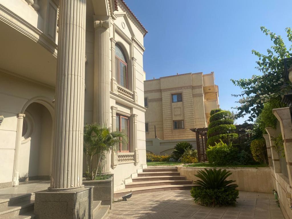 Super Luxurious With Large Landscape Areas Kairo