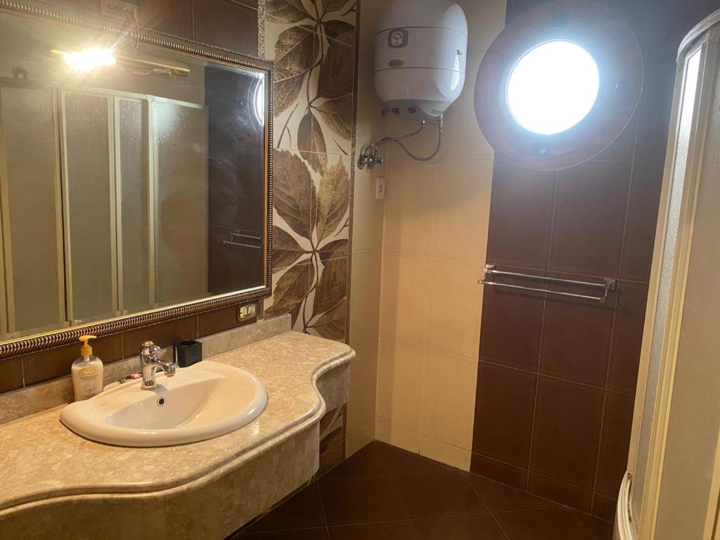 Super Luxurious With Large Landscape Areas Villa *