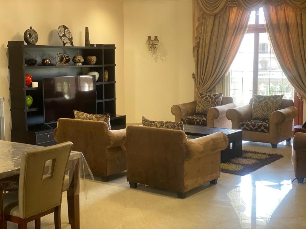 Super Luxurious With Large Landscape Areas Villa Kairo