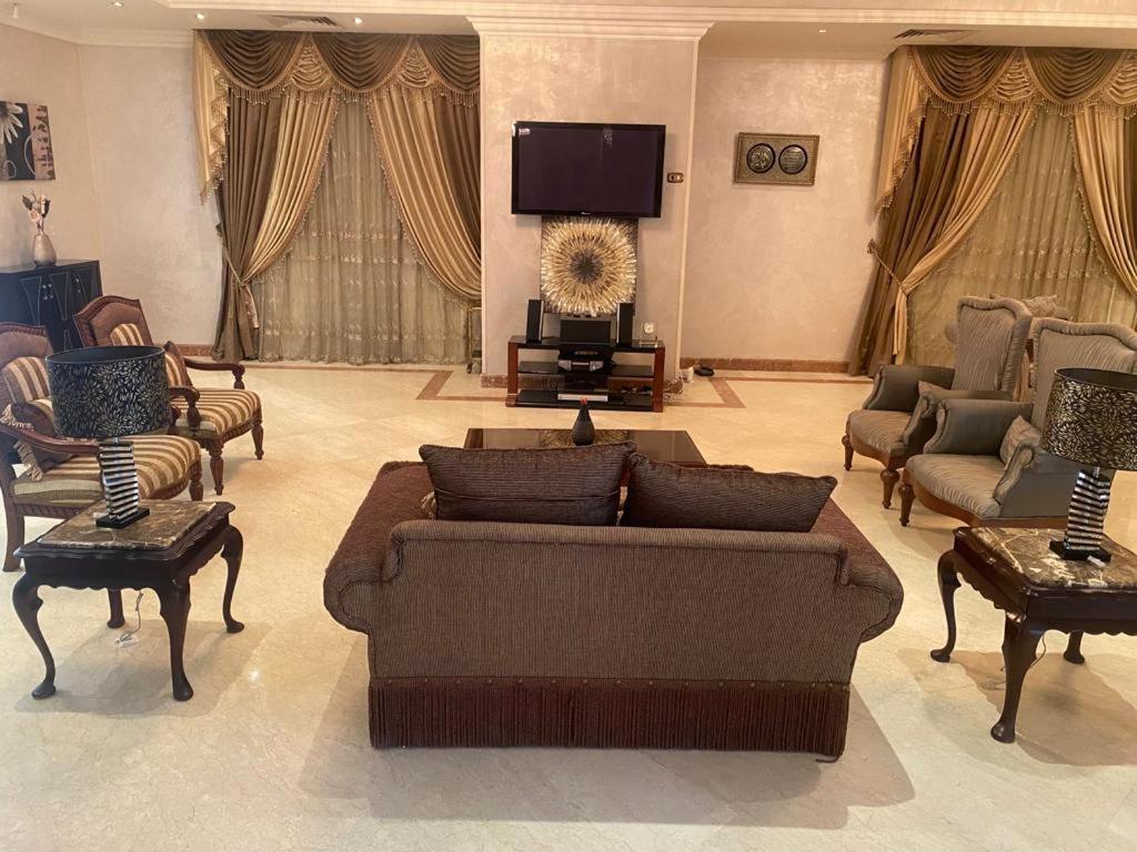 Villa Super Luxurious With Large Landscape Areas Kairo