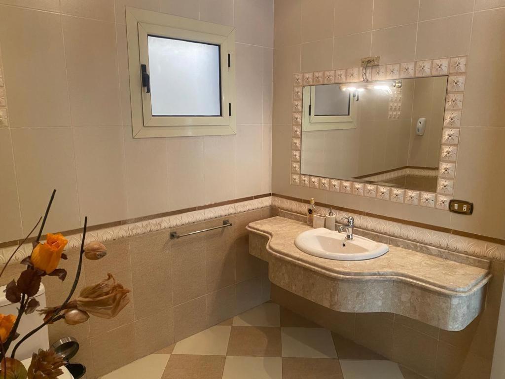Villa Super Luxurious With Large Landscape Areas Kairo