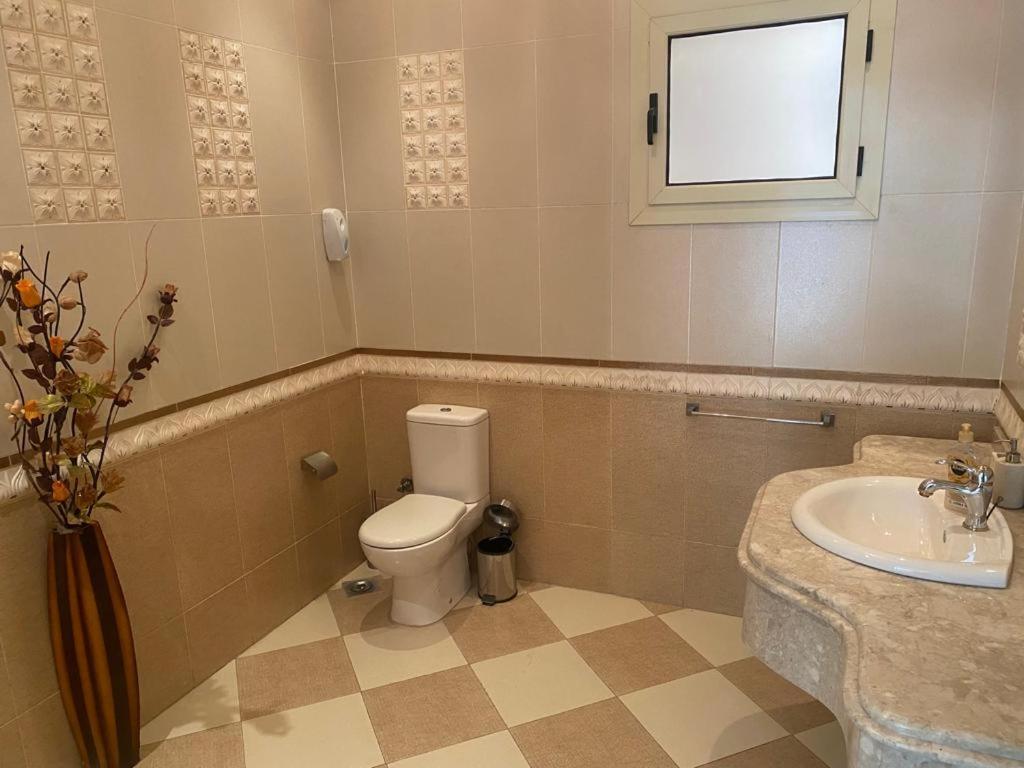 Super Luxurious With Large Landscape Areas Kairo