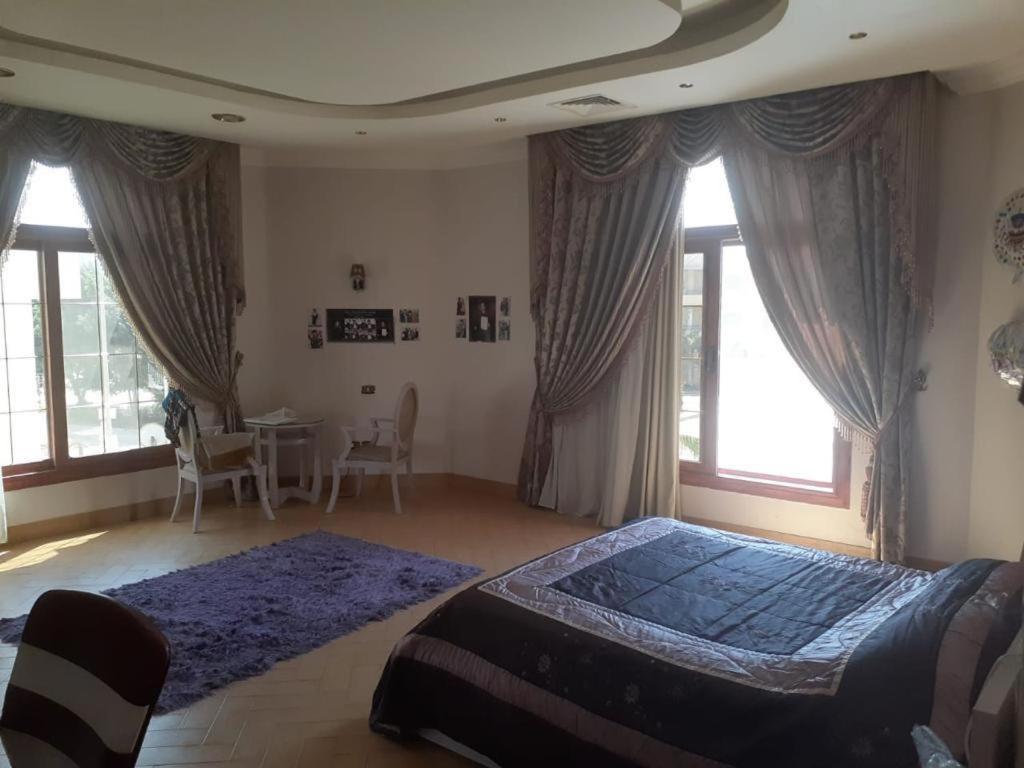 Super Luxurious With Large Landscape Areas Villa *