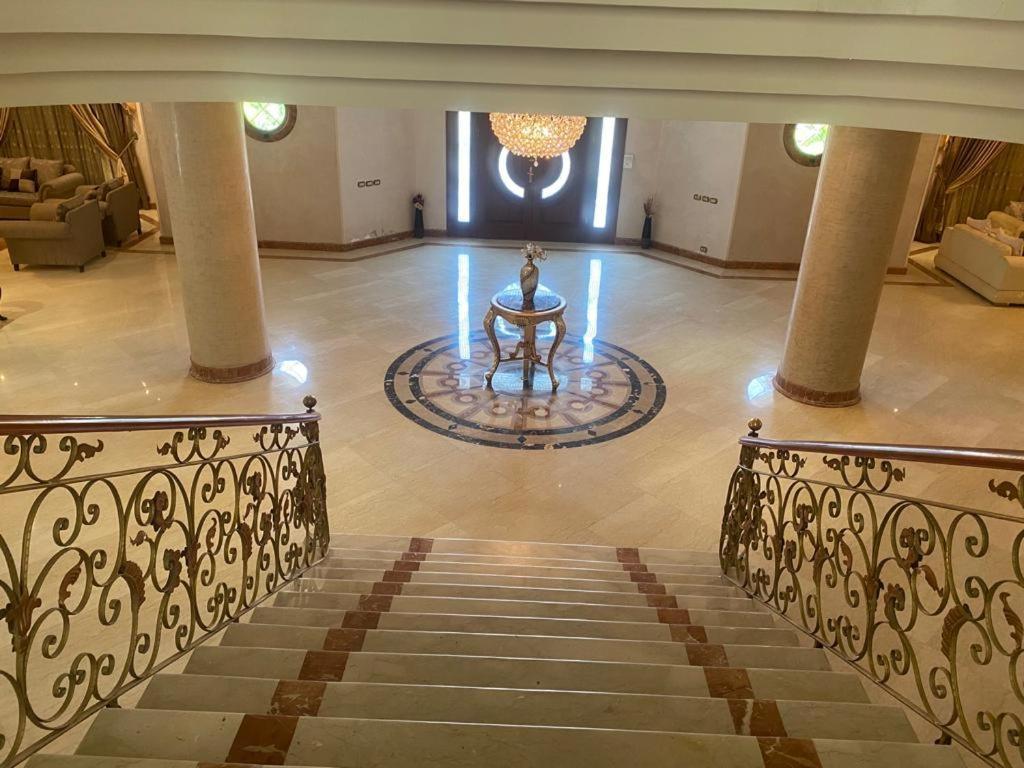 Super Luxurious With Large Landscape Areas Villa *