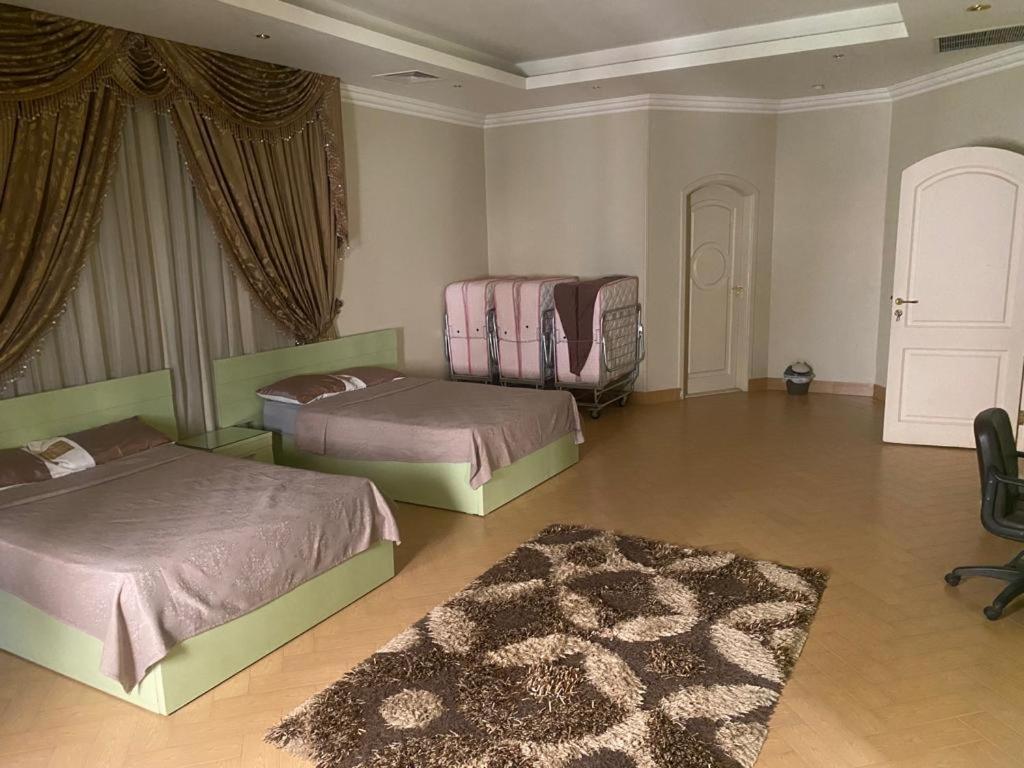 Super Luxurious With Large Landscape Areas Villa *