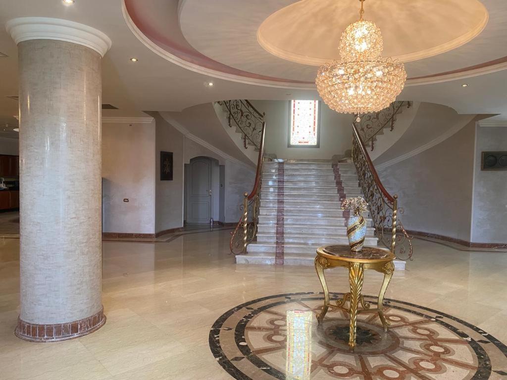Super Luxurious With Large Landscape Areas *